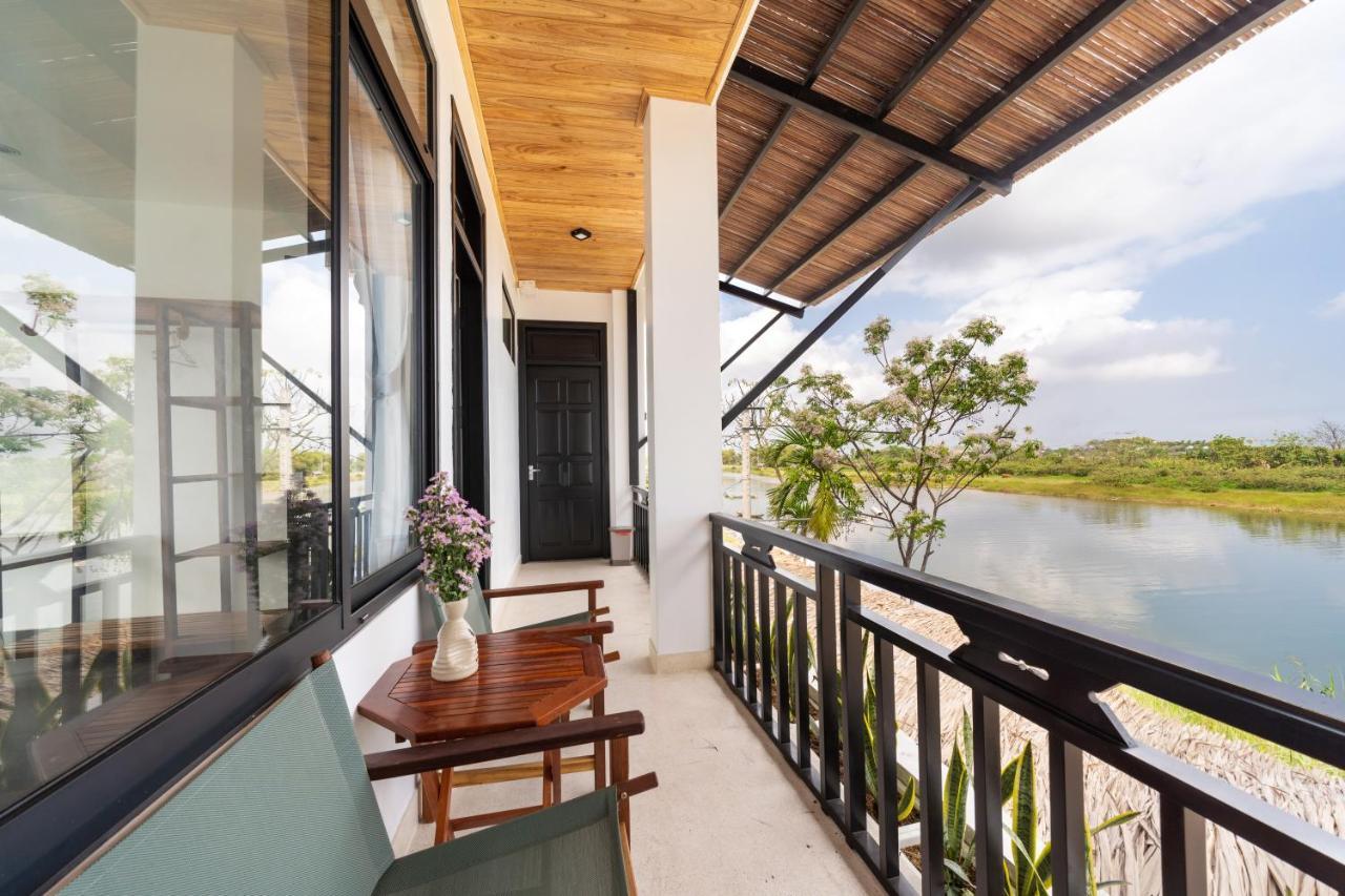 The Boathouse Riverside Homestay Хойан Экстерьер фото