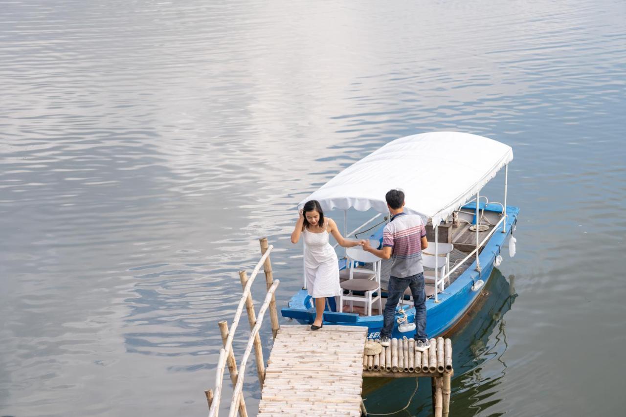 The Boathouse Riverside Homestay Хойан Экстерьер фото