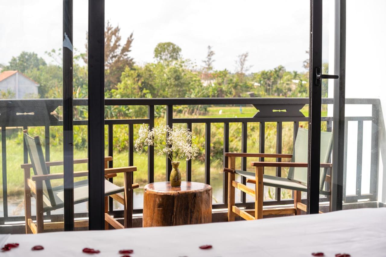 The Boathouse Riverside Homestay Хойан Экстерьер фото