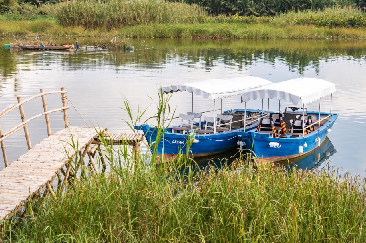 The Boathouse Riverside Homestay Хойан Экстерьер фото
